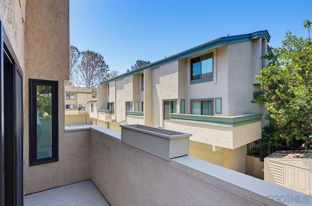 3249 Caminito Eastbluff 31, La Jolla, CA 92037