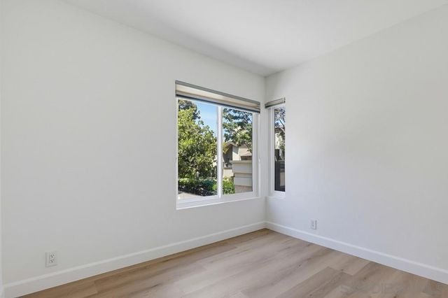 3249 Caminito Eastbluff 31, La Jolla, CA 92037