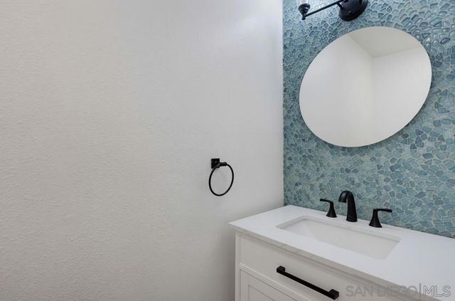 3249 Caminito Eastbluff 31, La Jolla, CA 92037