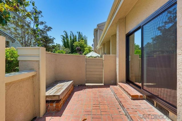 3249 Caminito Eastbluff 31, La Jolla, CA 92037