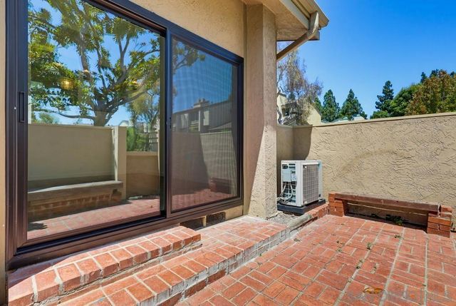 3249 Caminito Eastbluff 31, La Jolla, CA 92037