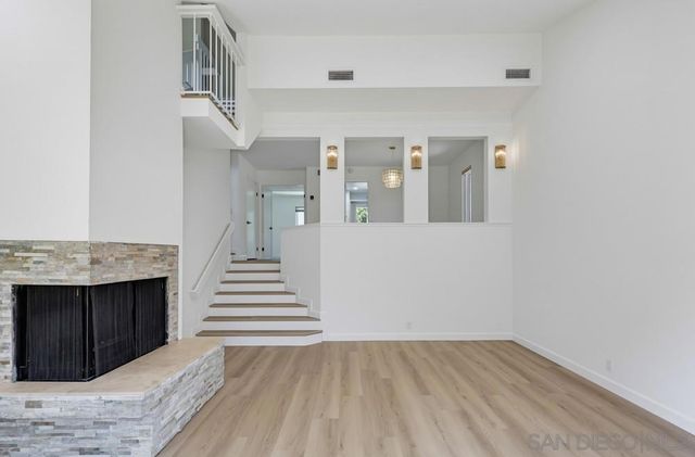 3249 Caminito Eastbluff 31, La Jolla, CA 92037