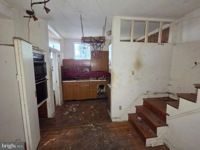 2021 LOMBARD ST, Philadelphia, PA 19146
