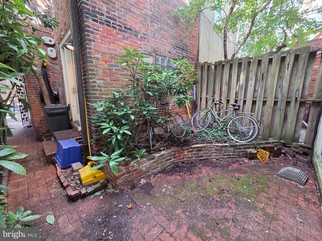 2021 LOMBARD ST, Philadelphia, PA 19146