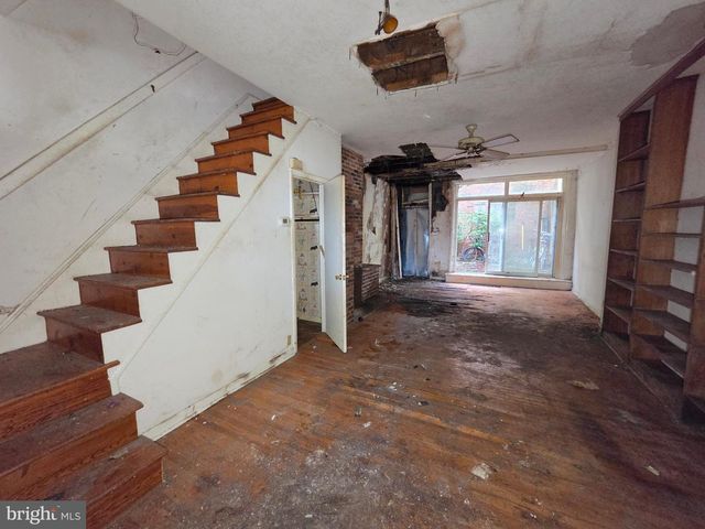 2021 LOMBARD ST, Philadelphia, PA 19146