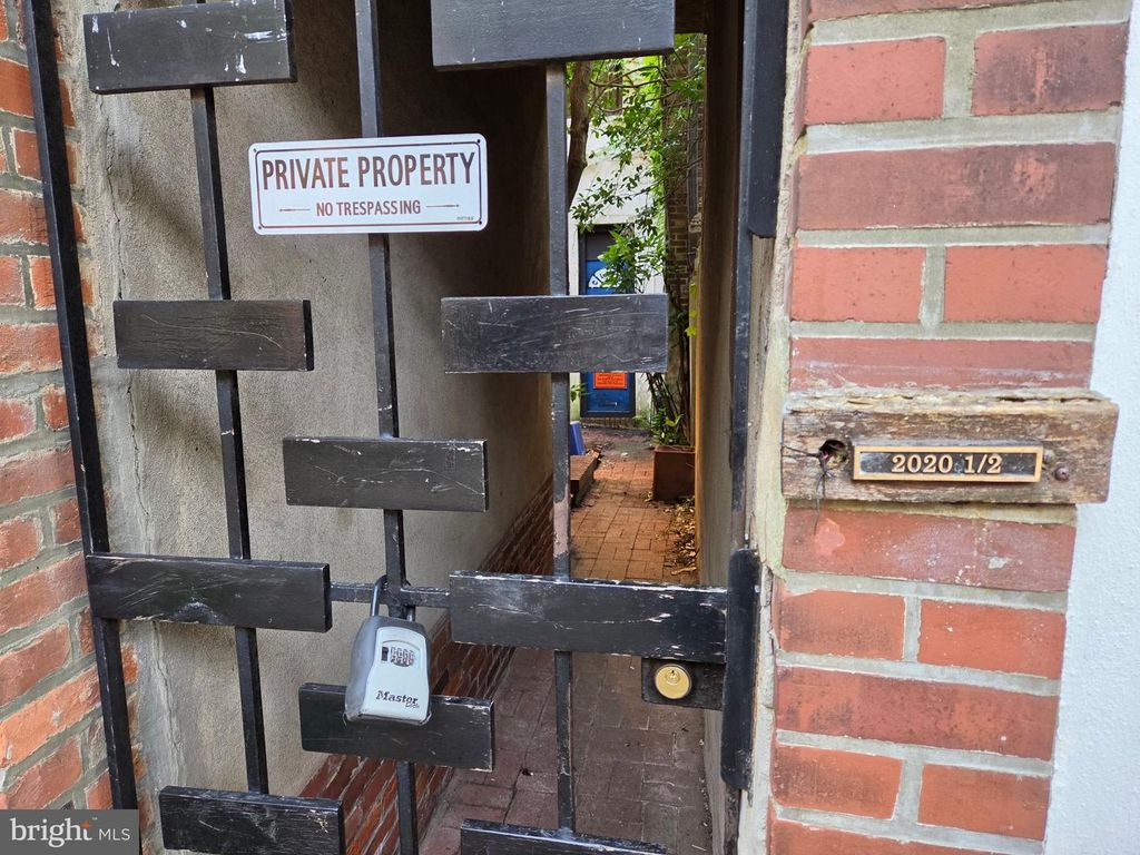 2021 LOMBARD ST, Philadelphia, PA 19146 — photo 3