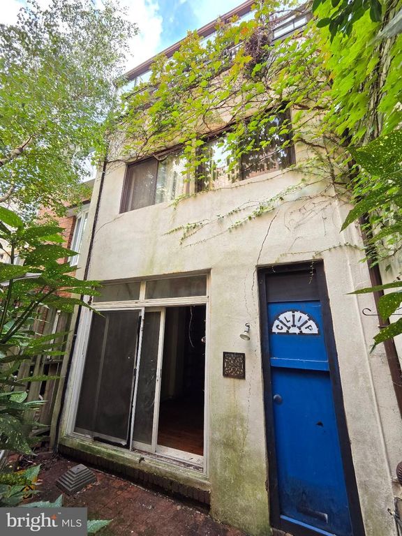 2021 LOMBARD ST, Philadelphia, PA 19146 — photo 4
