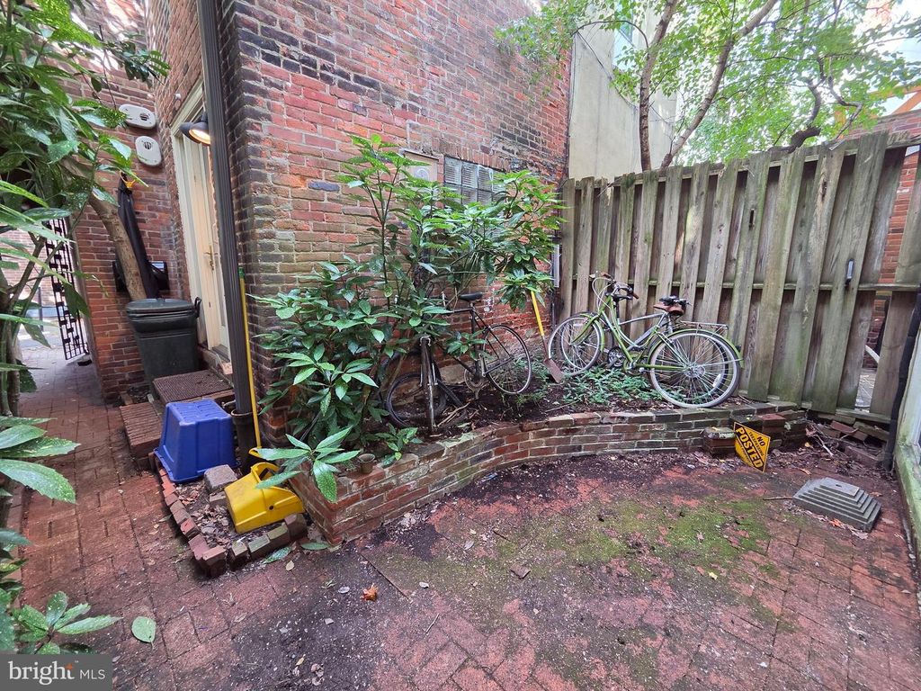 2021 LOMBARD ST, Philadelphia, PA 19146 — photo 5
