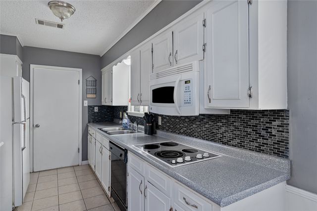9805 Charleston Drive, Shreveport, LA 71118