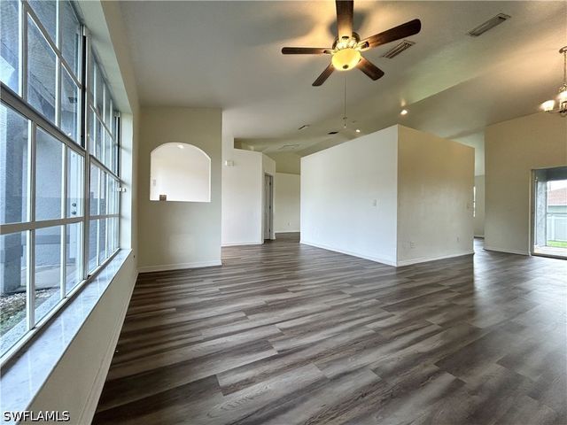 6143 Hendley CT, Fort Myers, FL 33905