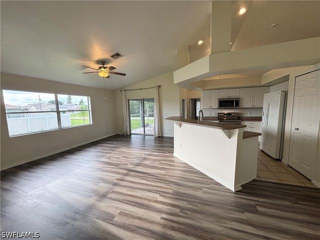 6143 Hendley CT, Fort Myers, FL 33905