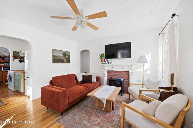 4612 Bellevue Ave, Louisville, KY 40215