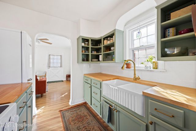 4612 Bellevue Ave, Louisville, KY 40215