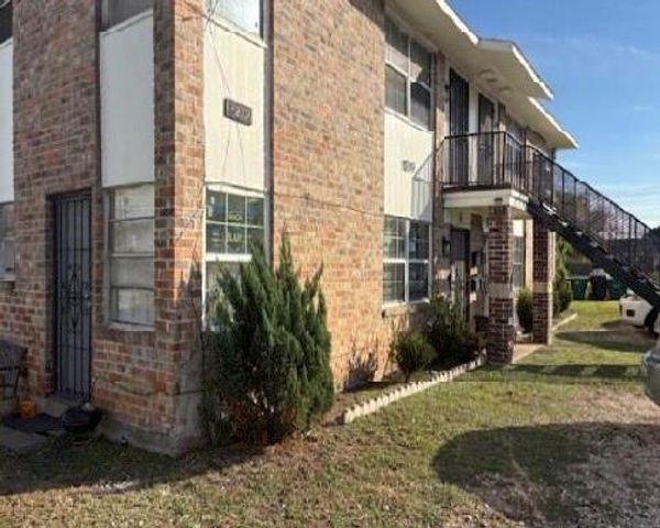 8219 Corinth Street, Houston, TX 77051