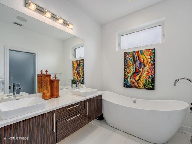 1446 W Cortez Avenue 4W, Chicago, IL 60642