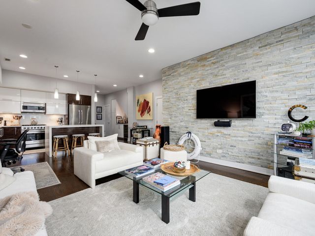 1446 W Cortez Avenue 4W, Chicago, IL 60642