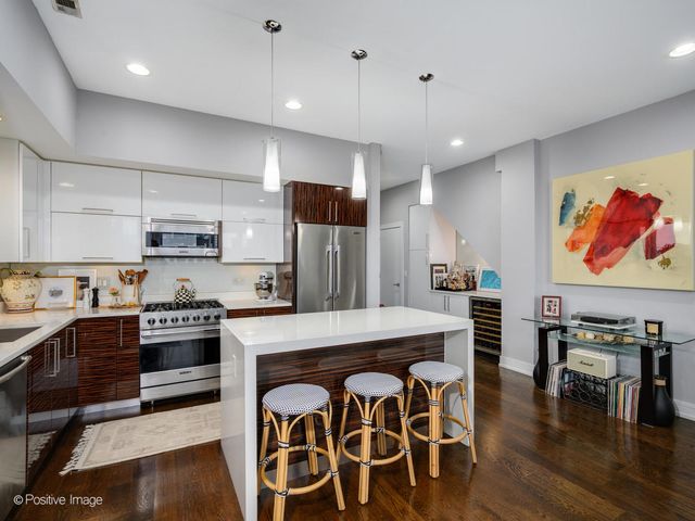 1446 W Cortez Avenue 4W, Chicago, IL 60642