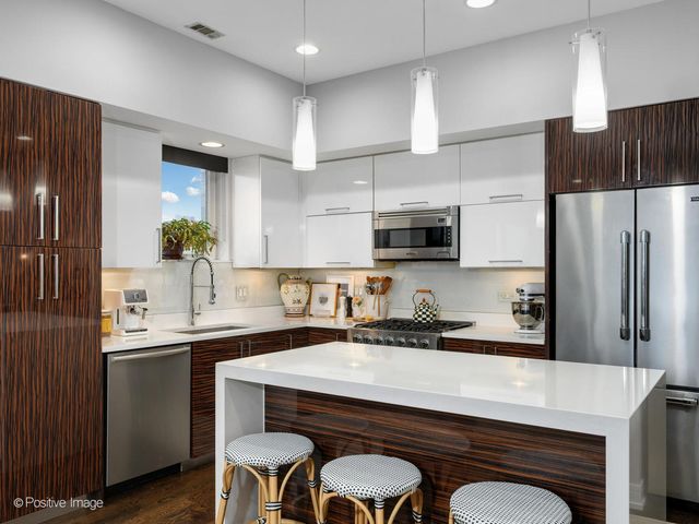 1446 W Cortez Avenue 4W, Chicago, IL 60642