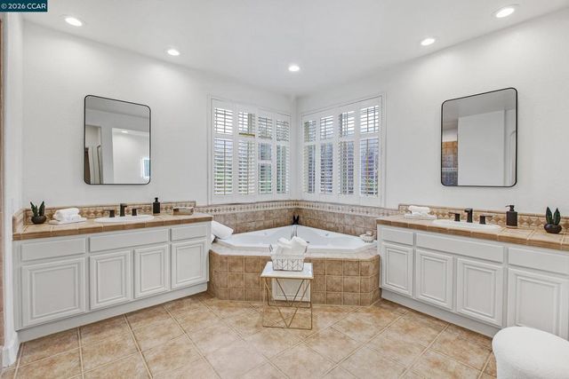 7560 Prestwick Ct, Gilroy, CA 95020