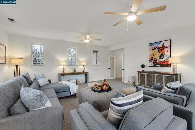 7560 Prestwick Ct, Gilroy, CA 95020