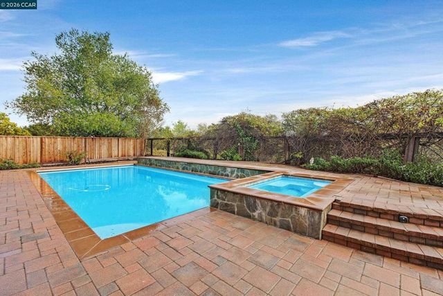 7560 Prestwick Ct, Gilroy, CA 95020