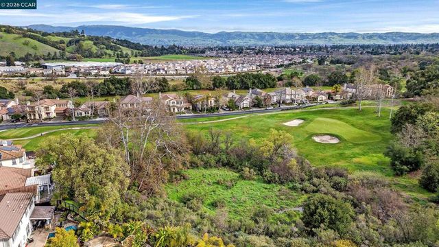 7560 Prestwick Ct, Gilroy, CA 95020