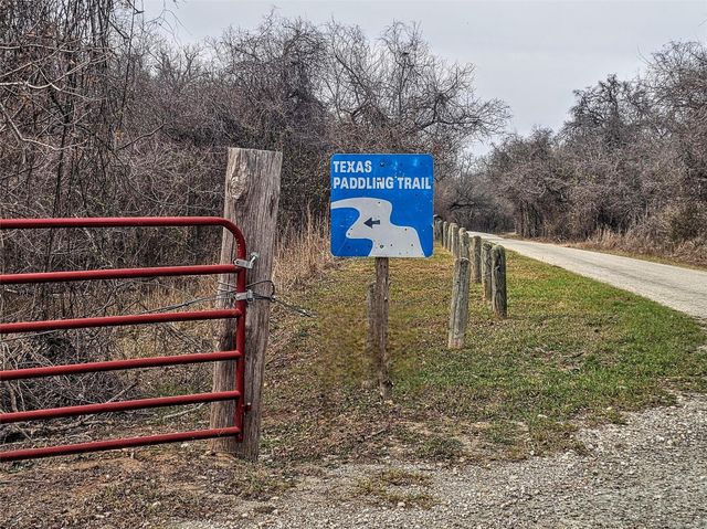 420 Riverside DR, Bastrop, TX 78602