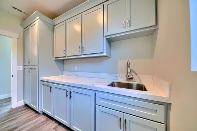 3121 Golf Links Rd, Ceres, CA 95307