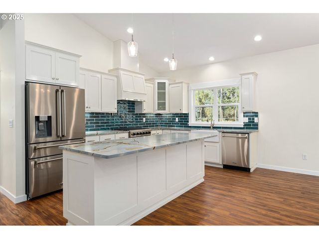 1241 LIGHTHOUSE Ln, Brookings, OR 97415