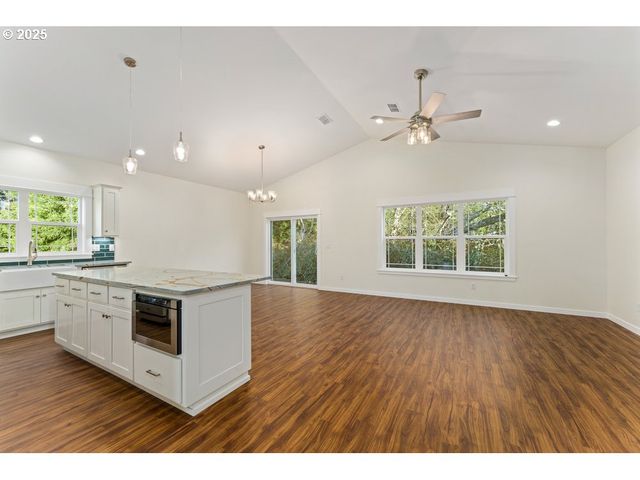 1241 LIGHTHOUSE Ln, Brookings, OR 97415