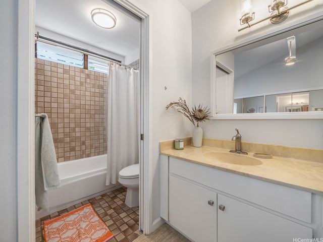 46-054 Puulena Street 926, Kaneohe, HI 96744