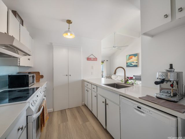 46-054 Puulena Street 926, Kaneohe, HI 96744