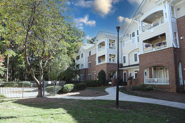 100 Northbrook Drive 207, Raleigh, NC 27609