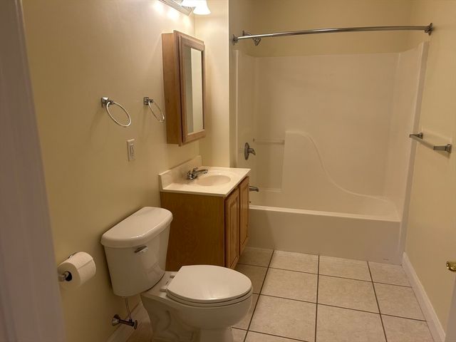 26 Greenleaves Drive 620, Amherst, MA 01002