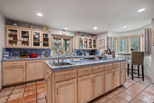 2118 Cedar Street, Bakersfield, CA 93301