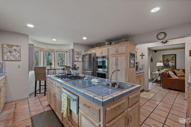 2118 Cedar Street, Bakersfield, CA 93301