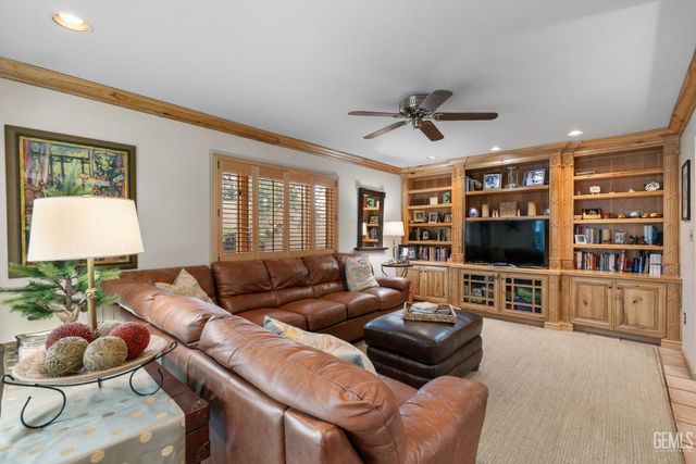 2118 Cedar Street, Bakersfield, CA 93301