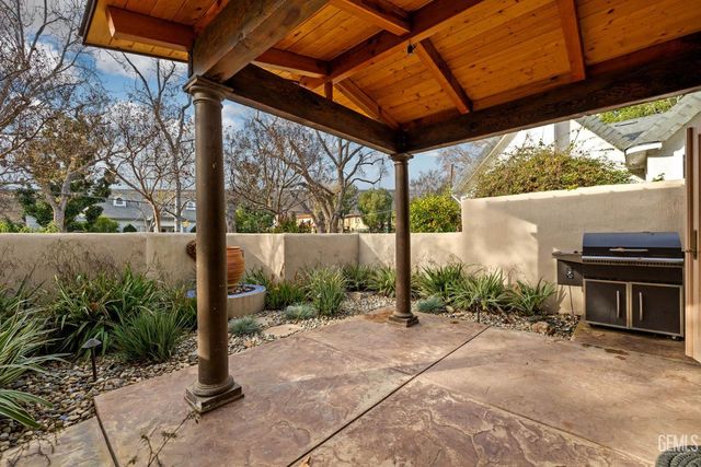 2118 Cedar Street, Bakersfield, CA 93301