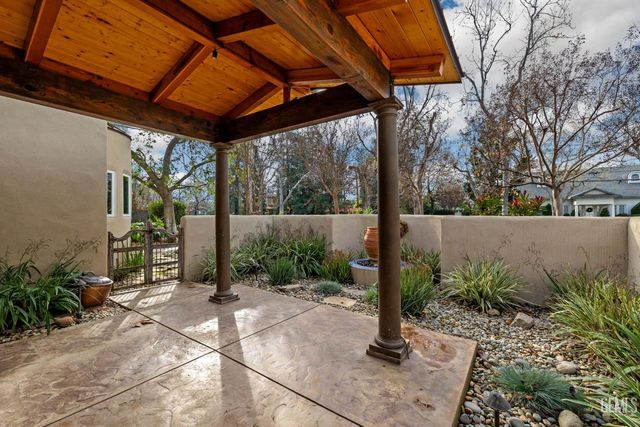 2118 Cedar Street, Bakersfield, CA 93301