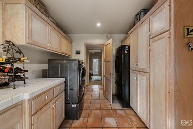 2118 Cedar Street, Bakersfield, CA 93301