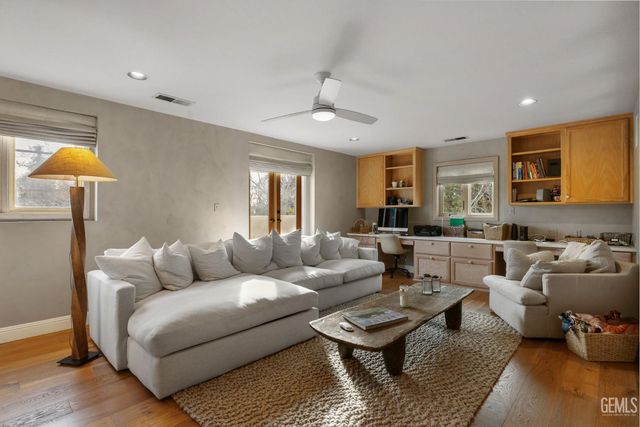 2118 Cedar Street, Bakersfield, CA 93301