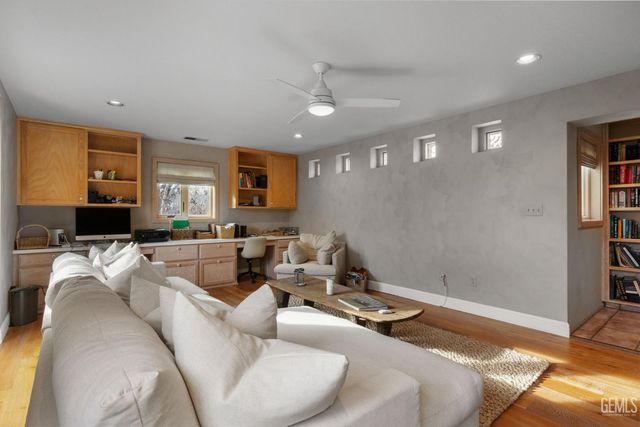 2118 Cedar Street, Bakersfield, CA 93301