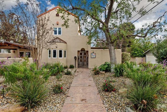 2118 Cedar Street, Bakersfield, CA 93301