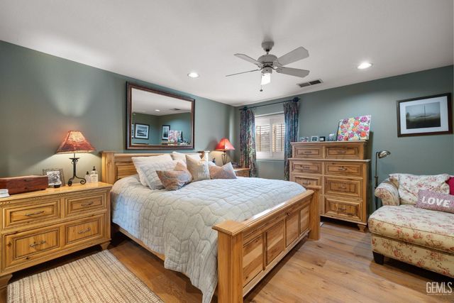 2118 Cedar Street, Bakersfield, CA 93301