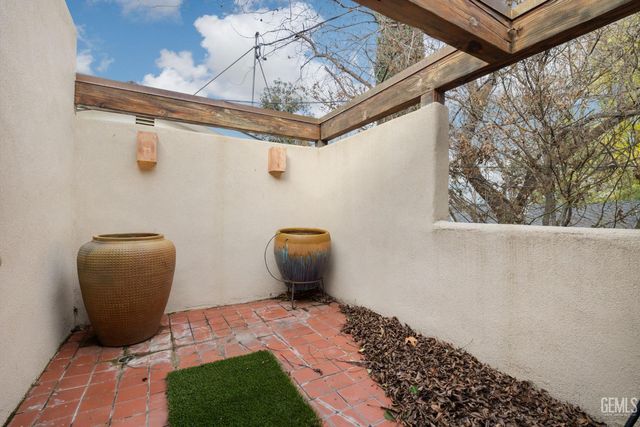 2118 Cedar Street, Bakersfield, CA 93301