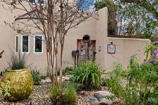 2118 Cedar Street, Bakersfield, CA 93301