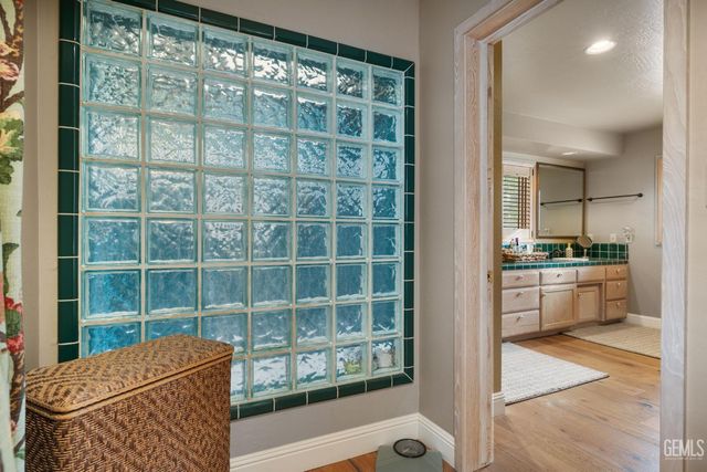 2118 Cedar Street, Bakersfield, CA 93301