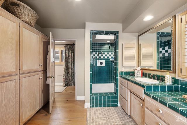 2118 Cedar Street, Bakersfield, CA 93301