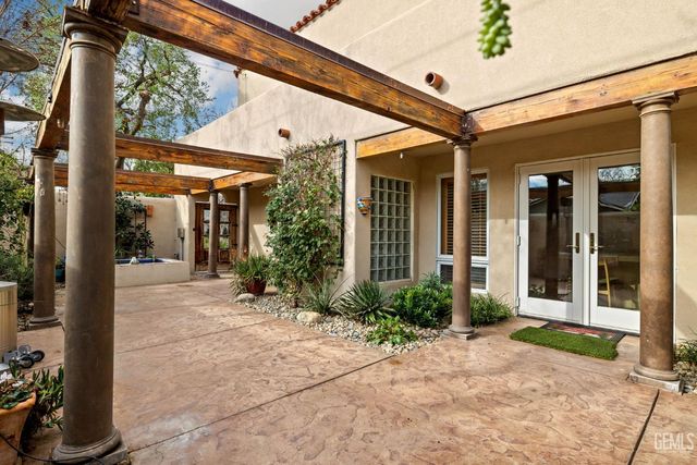 2118 Cedar Street, Bakersfield, CA 93301