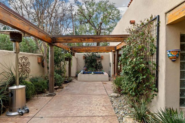 2118 Cedar Street, Bakersfield, CA 93301